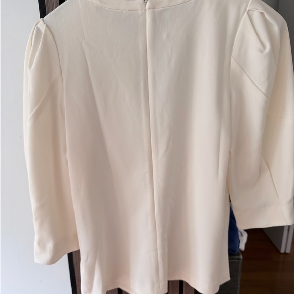 Elegant Trina Turk Cream Women's Top - Picture 4 of 6